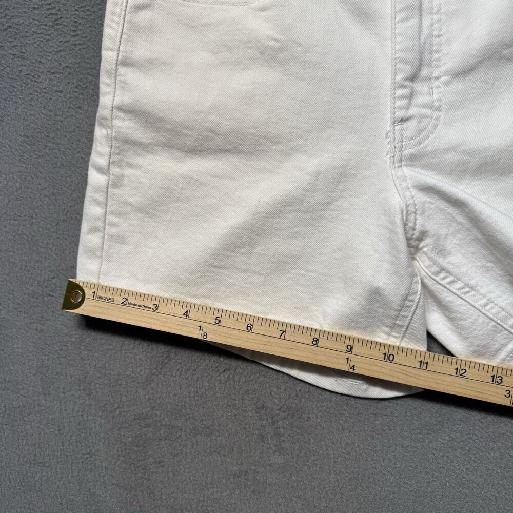 Calvin Klein Jeans Womens 6 Denim Shorts White Mid Rise Stretch Classic EUC - Picture 9 of 9